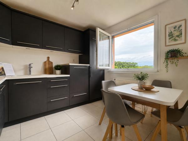 Appartement
         4 pièces
        - 87 m² Exclusivité 279 500 € *