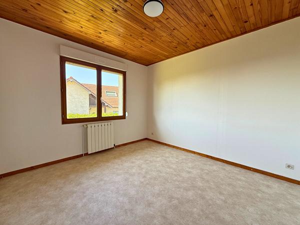 Maison lumineuse sur grand terrain - Quartier Montarmots, Besançon