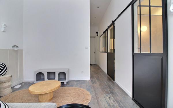 Appartement à vendre    2 pièces •  Marseille 7