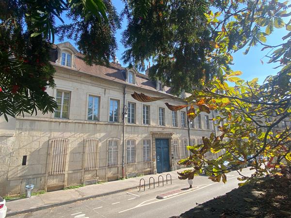 Appartement Dijon 3 pièce(s) 62m2 Carrez - 74m² au sol