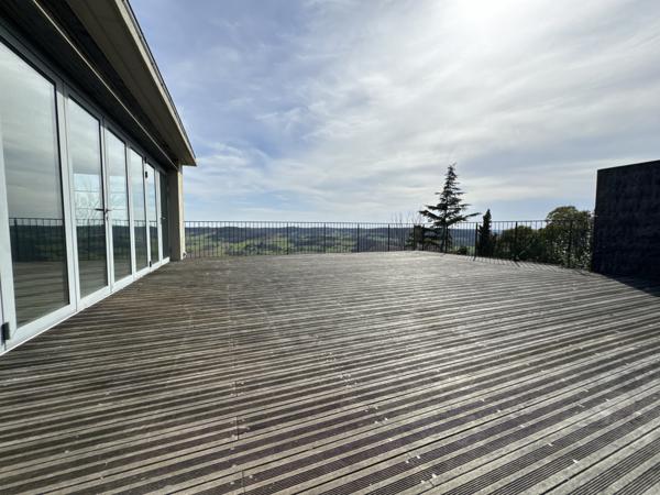 Ensemble Immobilier dans l'un des plus beaux villages de France Penne-d'Agenais (47140)