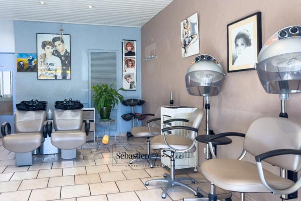 Local/bureau Bail à céder TOULON (83) - Toulon Ouest – Droit au bail tous commerces – Emplacement visible – Loyer très attractif