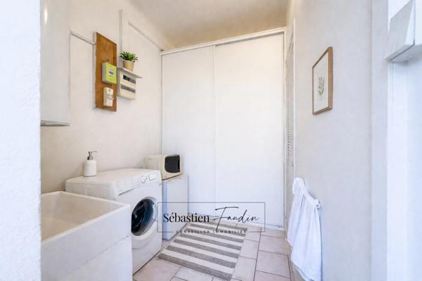 Local/bureau Bail à céder TOULON (83) - Toulon Ouest – Droit au bail tous commerces – Emplacement visible – Loyer très attractif