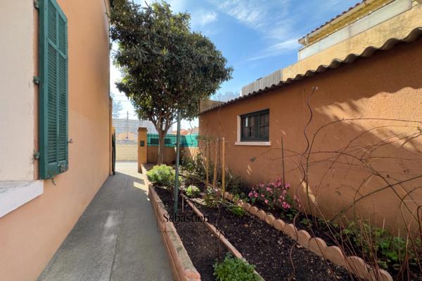 Local/bureau Bail à céder TOULON (83) - Toulon Ouest – Droit au bail tous commerces – Emplacement visible – Loyer très attractif