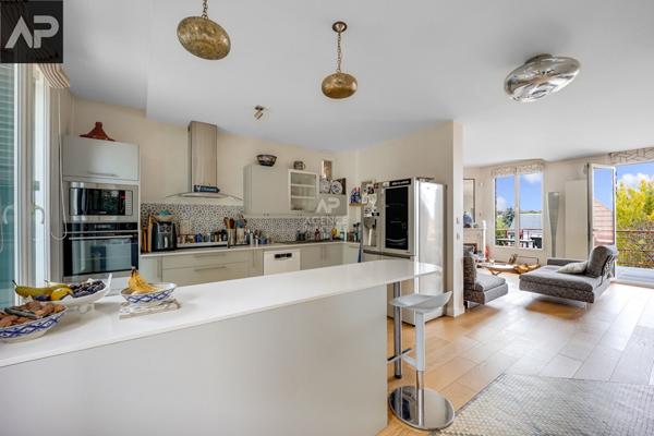 SEVRES RIVE GAUCHE - MAISON DE CHARME 1 350 000 € ** - Référence 580-S