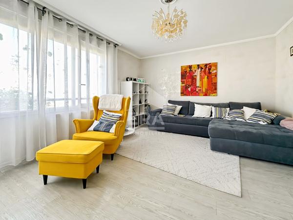 Appartement Creteil 2 pièce(s) de 51.26 avec balcon / terrasse et place de parking