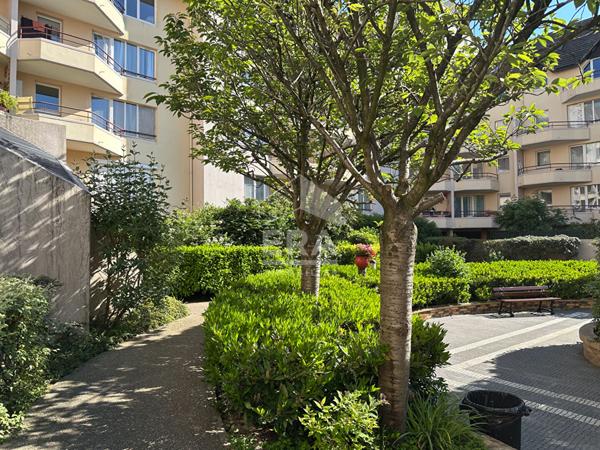 Appartement Creteil 2 pièce(s) de 51.26 avec balcon / terrasse et place de parking