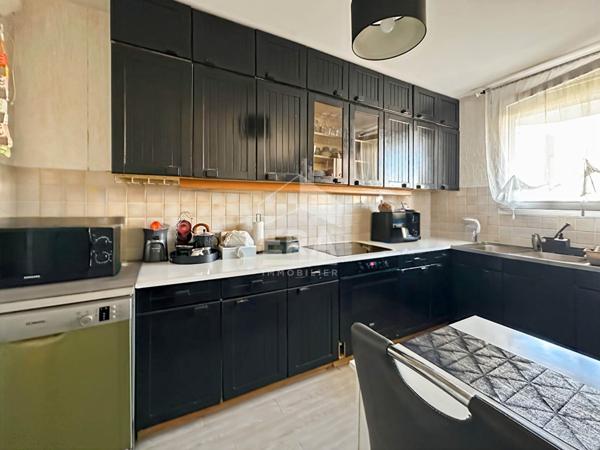 Appartement Creteil 2 pièce(s) de 51.26 avec balcon / terrasse et place de parking