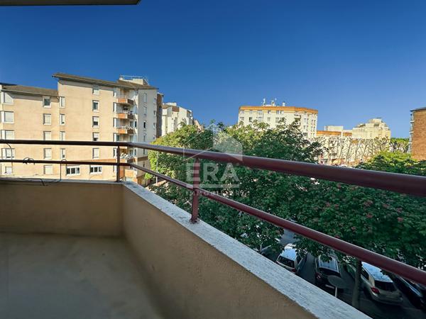 Appartement Creteil 2 pièce(s) de 51.26 avec balcon / terrasse et place de parking