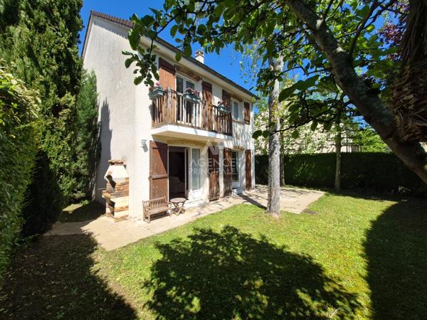 Maison Fourqueux 7 pièce(s) 840 000 € **  - Référence  18484