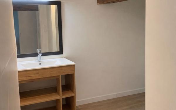 Appartement à vendre    3 pièces •  Sérézin-du-Rhône