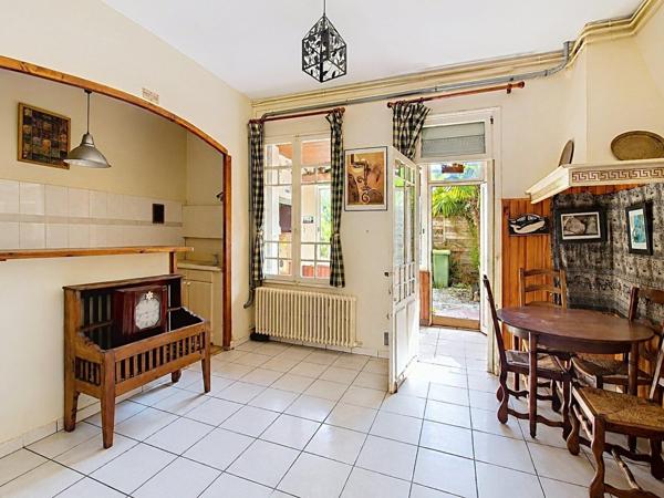 PARC BORDELAIS MAISON EN PIERRE A RENOVER