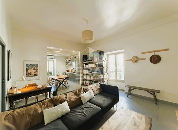 EXCLUSIVITÉ  MARSEILLE 1er  PLACE ESTIENNE D'ORVES - T2 bis 51m²