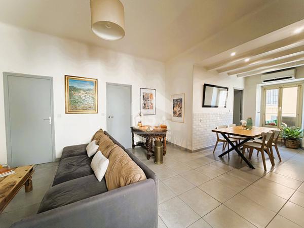 EXCLUSIVITÉ  MARSEILLE 1er  PLACE ESTIENNE D'ORVES - T2 bis 51m²