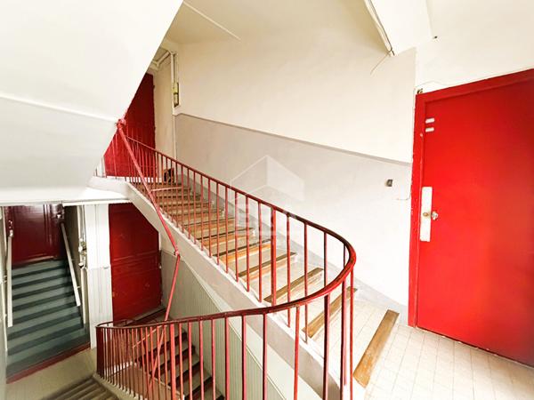 EXCLUSIVITÉ  MARSEILLE 1er  PLACE ESTIENNE D'ORVES - T2 bis 51m²