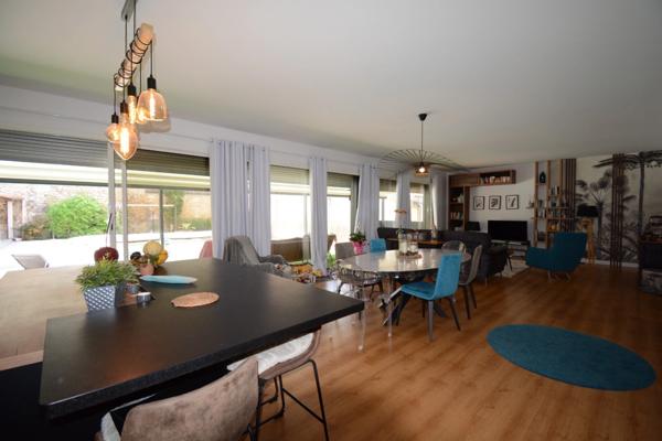 Maison à vendre 6 pièces ANGOULEME centre 3 chambres, bureau, jardin, garage, piscine