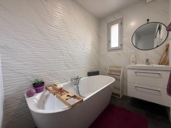 Maison à vendre 6 pièces ANGOULEME centre 3 chambres, bureau, jardin, garage, piscine