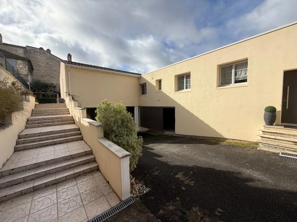 Maison à vendre 6 pièces ANGOULEME centre 3 chambres, bureau, jardin, garage, piscine