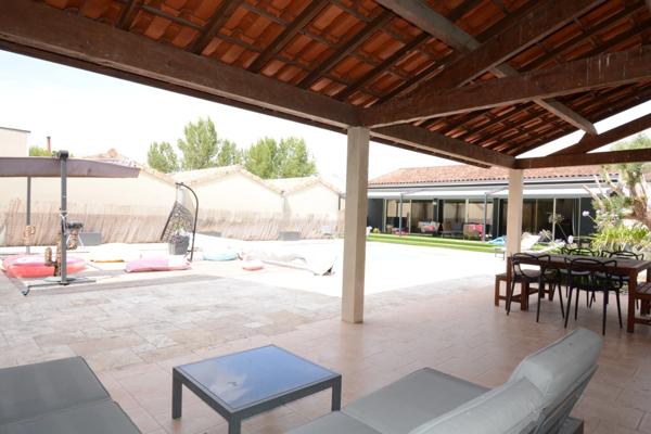 Maison à vendre 6 pièces ANGOULEME centre 3 chambres, bureau, jardin, garage, piscine