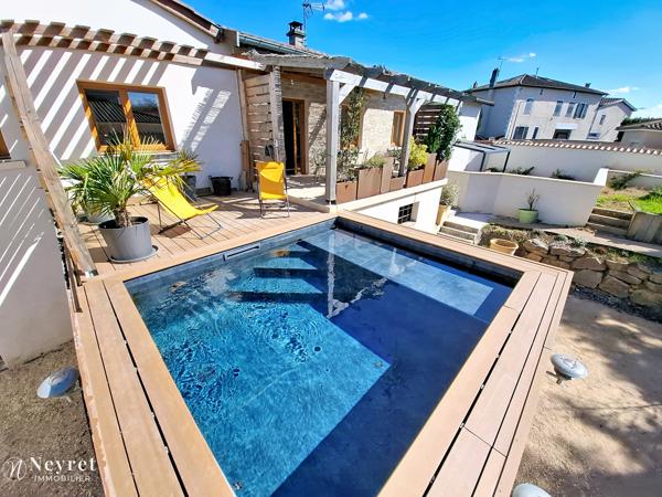 Corps de ferme rénové de 361,51 m² sur une parcelle de 956 m² dont 2 T2 apportant des revenus locatifs