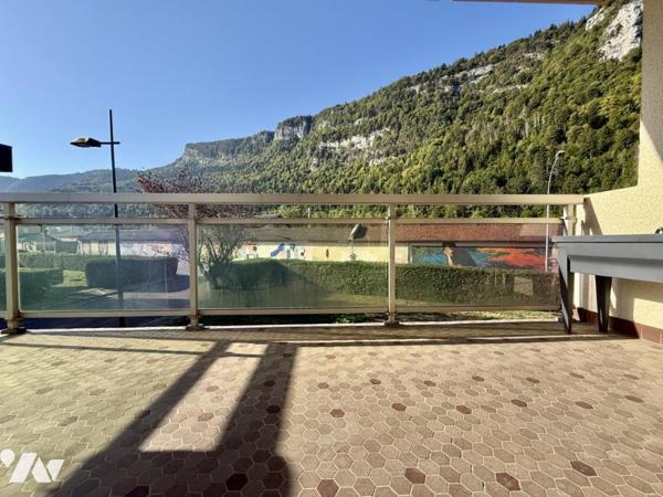 Appartement T3 avec terrasse et vue dégagée – Nantua