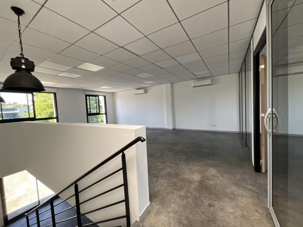 Vente murs / Local Commercial à Saint-Laurent-de-Mure (69720)