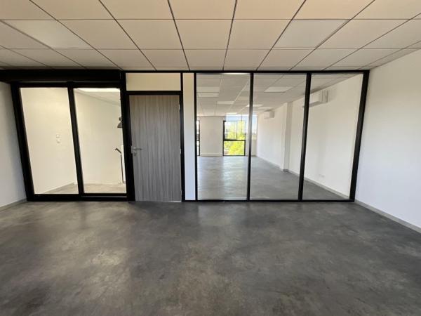 Vente murs / Local Commercial à Saint-Laurent-de-Mure (69720)