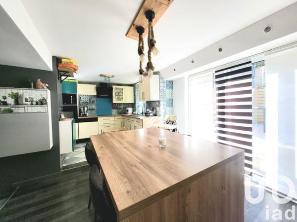 Maison 5 pièces de 96 m² à Sapogne-et-Feuchères (08160)