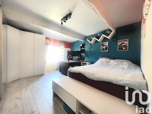 Maison 5 pièces de 96 m² à Sapogne-et-Feuchères (08160)