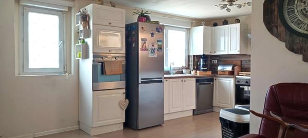 Maison avec espace professionnel et jardin – idéal commerçant secteur Grenay