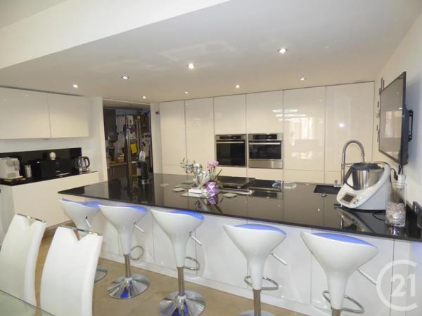 Maison à vendre  6 pièces - 226,45 m 2   ST MAXIMIN LA STE BAUME  - 83