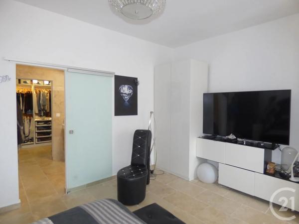 Maison à vendre  6 pièces - 226,45 m 2   ST MAXIMIN LA STE BAUME  - 83