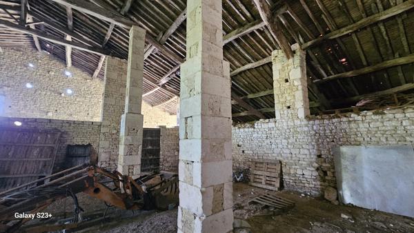 GRANGE A RENOVER