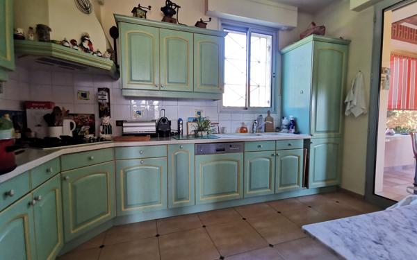 Maison à vendre    4 pièces • 126 m2 Mandres-les-Roses