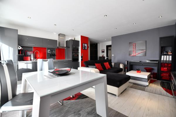 Magnifique appartement de trois pièces dans une résidence recherchée!