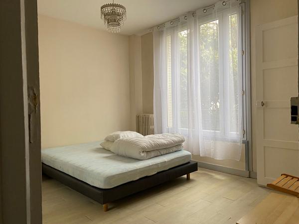 Appartement La Garenne Colombes 2 pièces 30 m2 Loyer 968.71 €/mois charges comprises **  - Référence  534CC