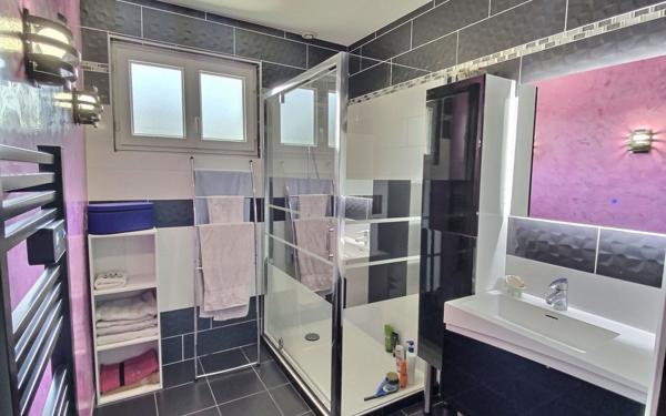 Maison à vendre    6 pièces •  Saint-Vallier