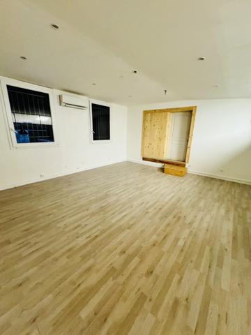 Entrepot 86 m²+ bureaux - Aix en Provence - Réf. 411