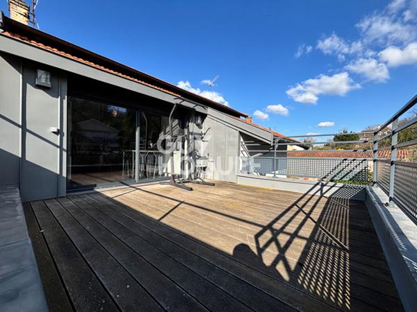 Maison moderne à vendre à Saint Fons - 5 pièces, 3 chambres