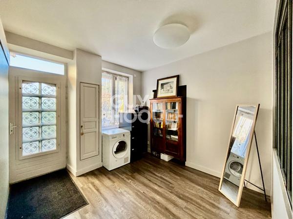 Maison moderne à vendre à Saint Fons - 5 pièces, 3 chambres