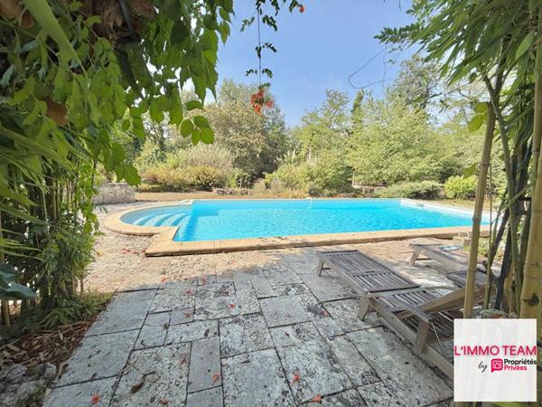 Maison de plain-pied sur 1.6Ha, avec piscine et ateliers