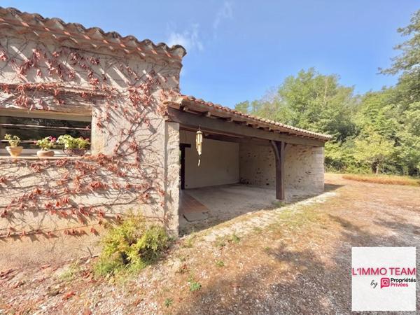 Maison de plain-pied sur 1.6Ha, avec piscine et ateliers