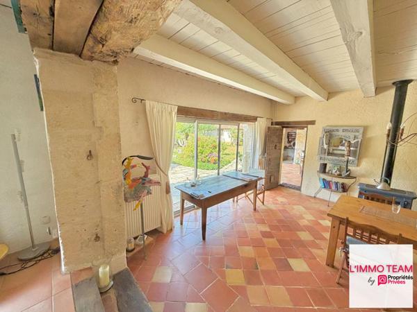 Maison de plain-pied sur 1.6Ha, avec piscine et ateliers