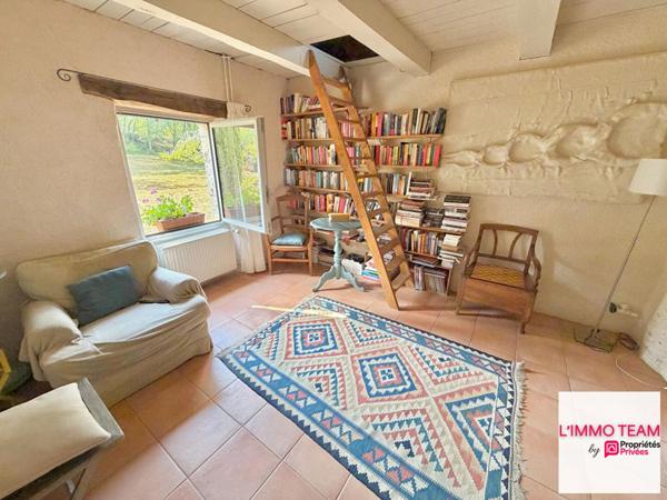 Maison de plain-pied sur 1.6Ha, avec piscine et ateliers