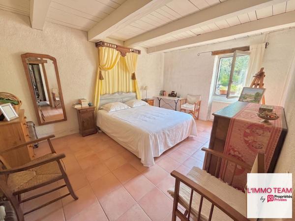 Maison de plain-pied sur 1.6Ha, avec piscine et ateliers