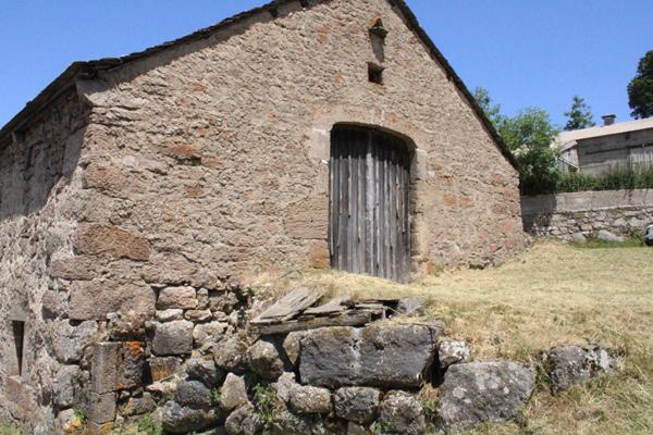 Maison en pierre et lauze à  Montbel 4 pièce(s) 70 m2 sur une parcelle cadstrée de 685 m²