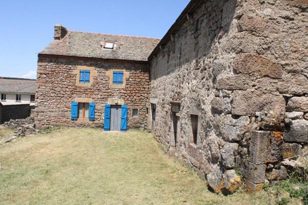 Maison en pierre et lauze à  Montbel 4 pièce(s) 70 m2 sur une parcelle cadstrée de 685 m²