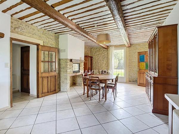 Authentique mas provençal en pierre avec dépendences, 2ha de terrain et piscine Monteux