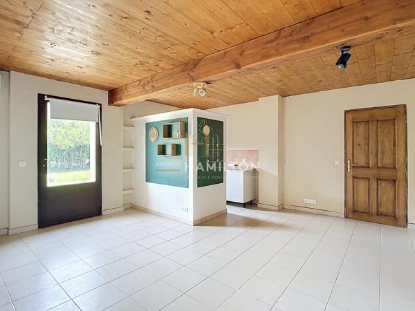 Authentique mas provençal en pierre avec dépendences, 2ha de terrain et piscine Monteux