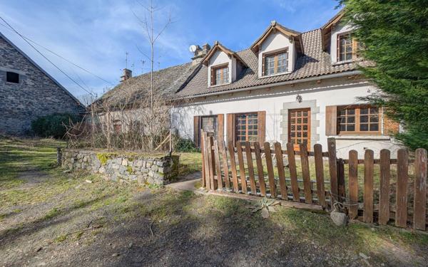 Maison à vendre    5 pièces •  Saint-Étienne-de-Chomeil